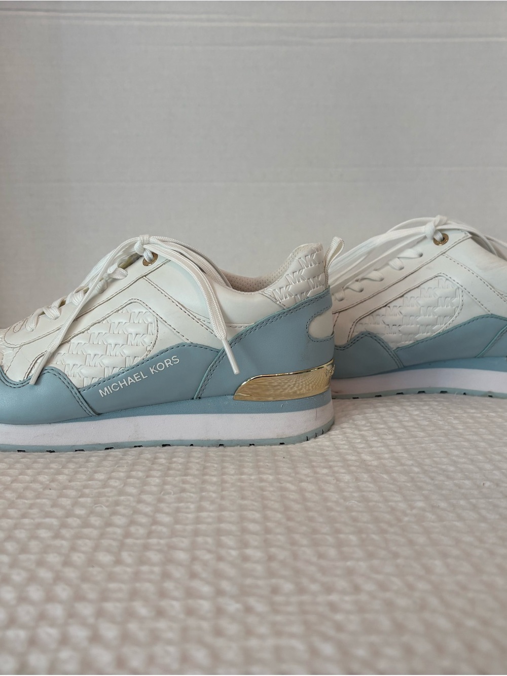 Michael Kors Billie Trainer Sneakers Women’s 8 White Blue MK Logo Lace Up Shoes